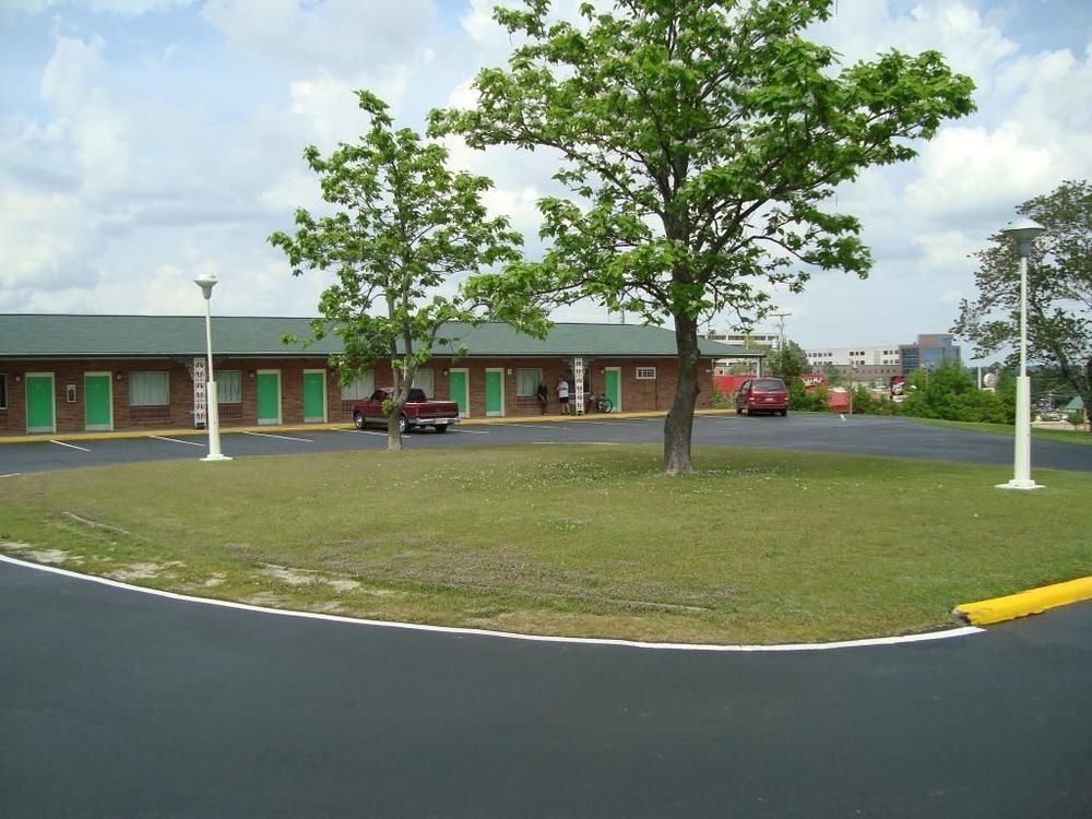 Town House Motel Tupelo Extérieur photo