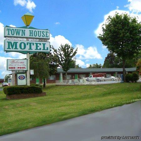 Town House Motel Tupelo Extérieur photo